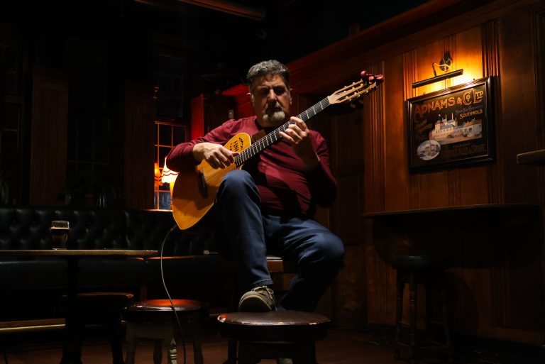 LIVE MUSIC